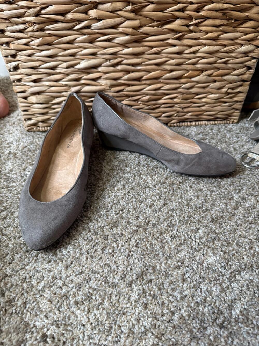 Life stride velocity 2.0 gray faux suede wedge shoes EUC 9 658